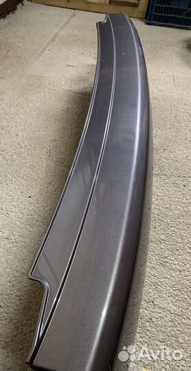 Накладка двери багажника Mitsubishi Outlander XL