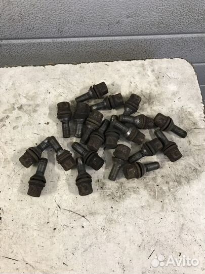 Болт колеса рено сценик 3