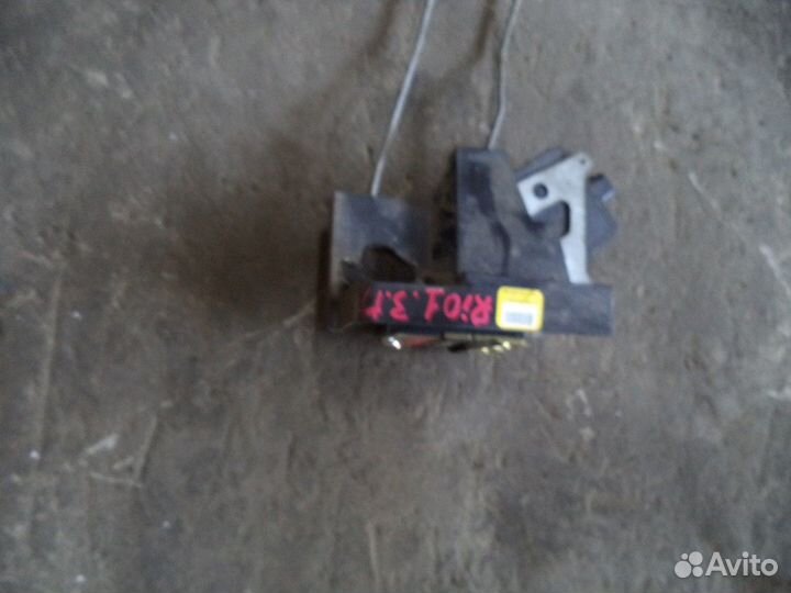 Замок двери задний правый (Kia Rio)