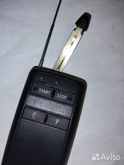 Ключ зажигания Toyota Оригинал