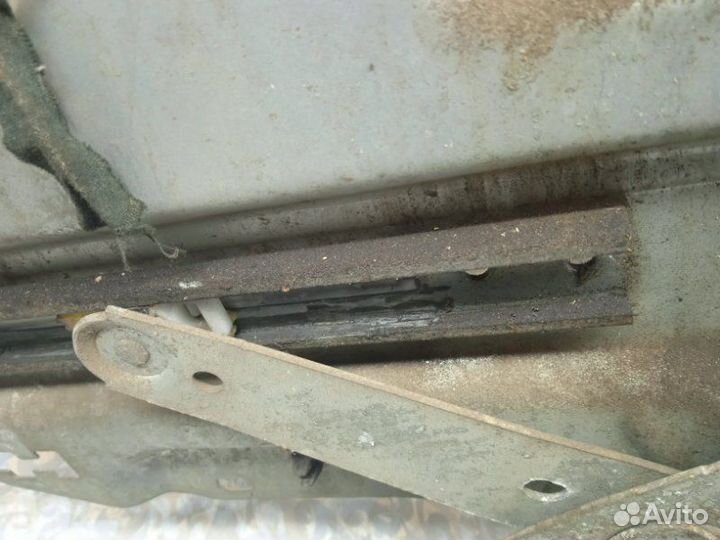 Стеклоподъемник задний правый Hyundai Elantra XD