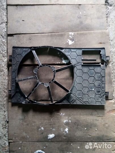 Кожух вентилятора Тигуан