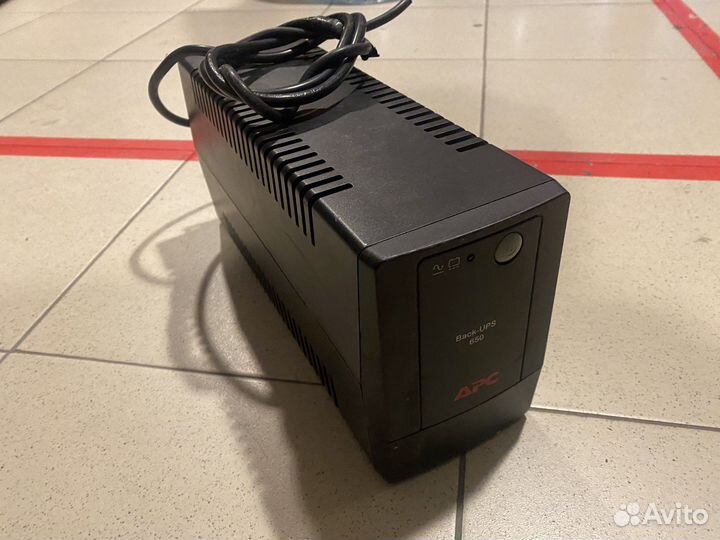 Бесперебойник APC Back-UPS 650