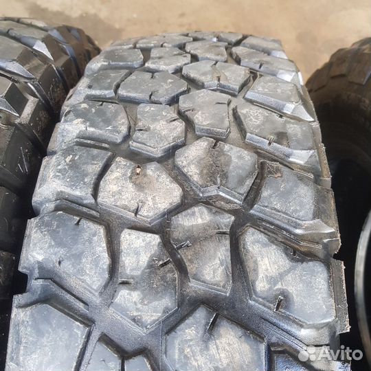 Bfgoodrich Mud-Terrain T/A KM2 235/70 R16