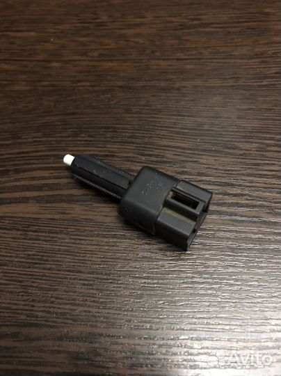 Датчик стоп сигнала mitsubishi outlander 1