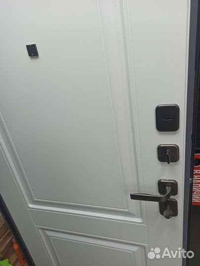 Дверь входная металлическая