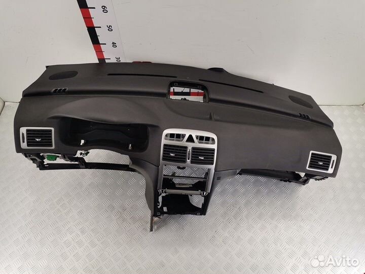 Торпедо (панель передняя) для Peugeot-Citroen 307