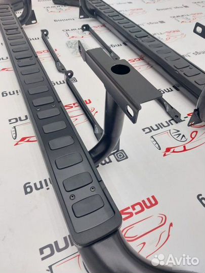 Пороги на Land Rover Defender 110 Black 83-20