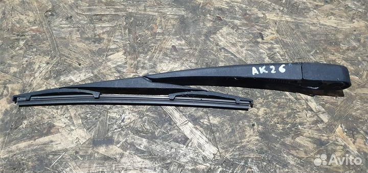 Поводок стеклоочистителя заднего Hyundai i30 2007