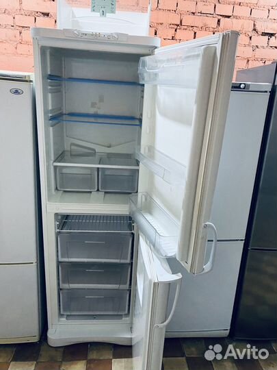 Холодильник Indesit