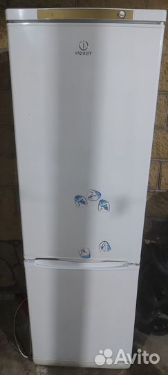 Холодильник indesit
