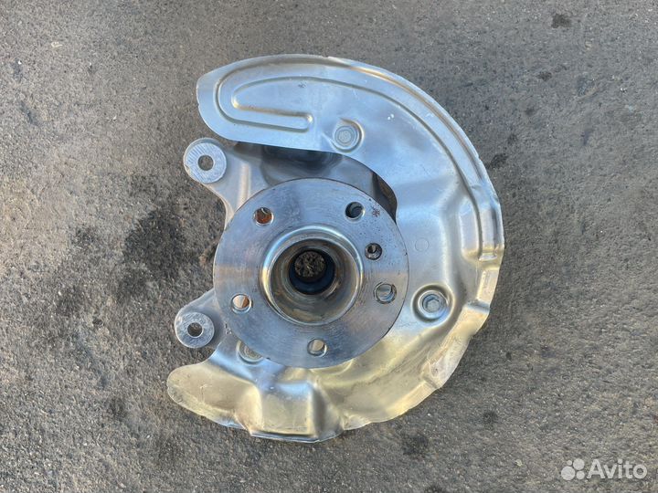 Опора поворотная левая mini F55 F56 F57