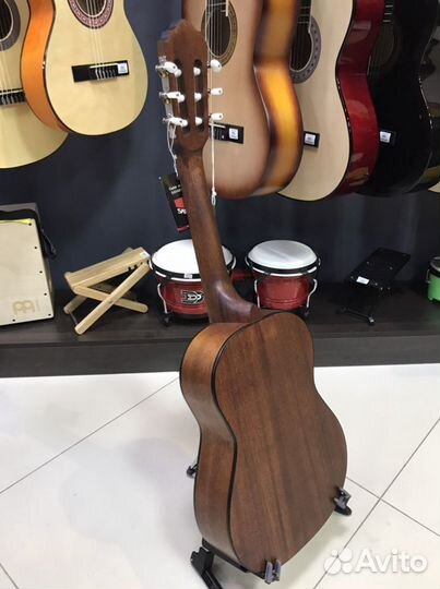 Классическая гитара с чехлом 1/2 Cort