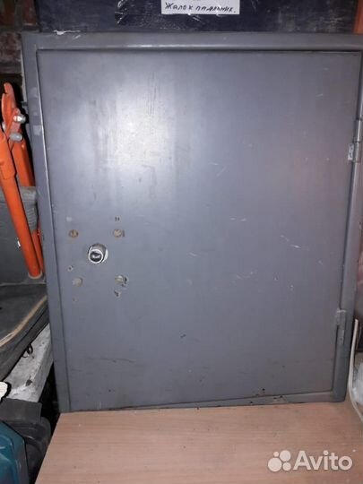 Шкаф металлический сейф