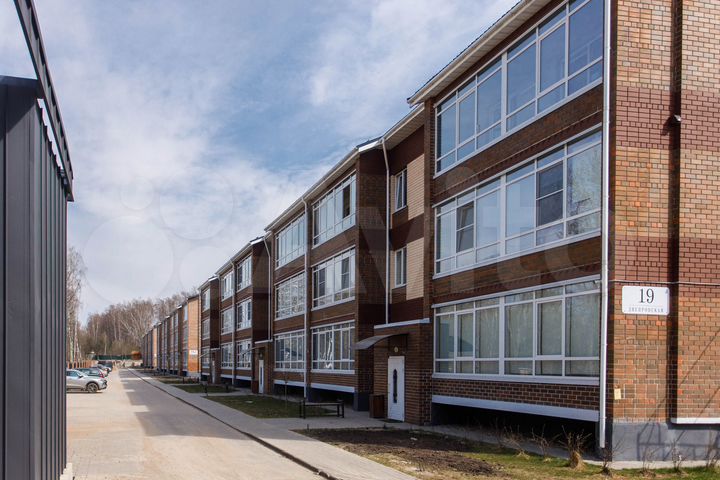 2-к. квартира, 67,1 м², 2/4 эт.