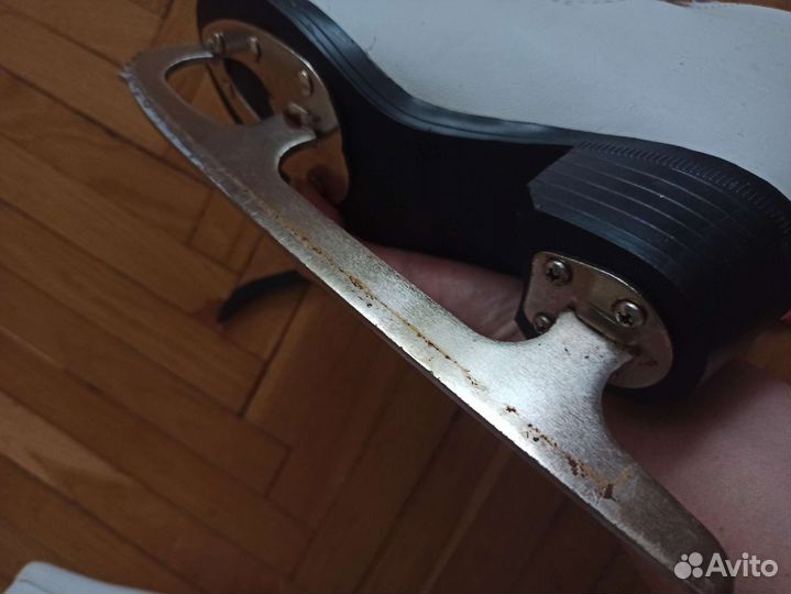 Коньки фигурные