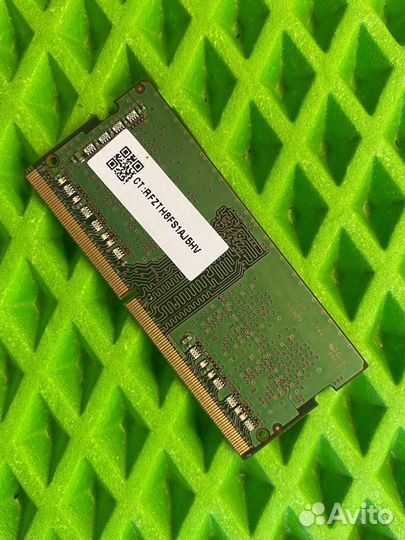 Озу RAM Samsung DDR4 4GB - Универсальная