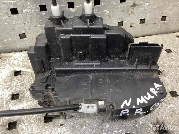 Замок двери передней правой Nissan Murano