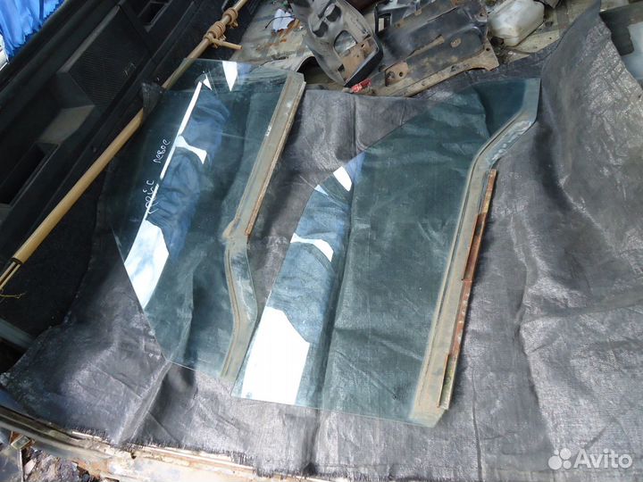 Стекло двери передней правой Hyundai Grace