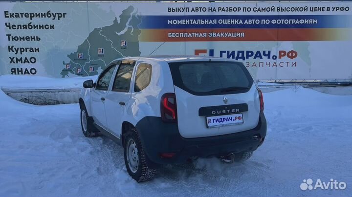 Уплотнитель стекла заднего правого Renault Duster