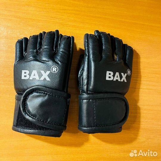 Перчатки для бокса и восточных единоборств