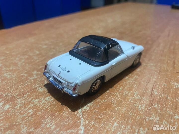 Модель Mg B Carrarama 1/43