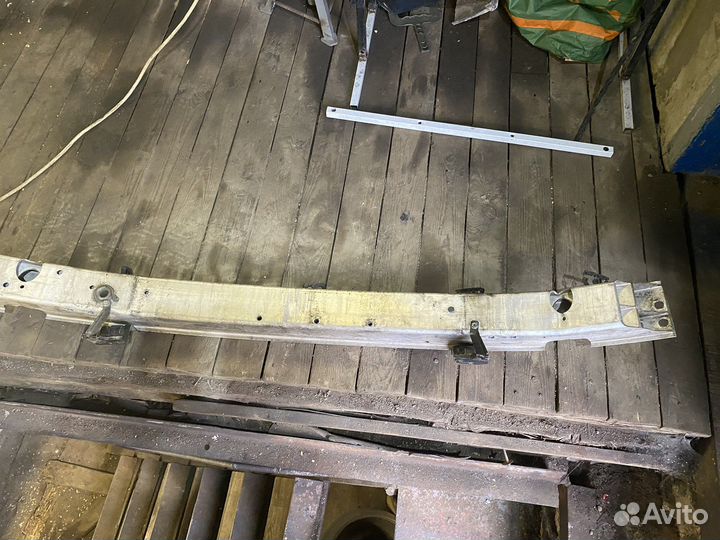 Усилитель переднего бампера w203