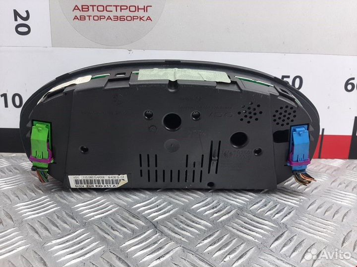 Щиток приборов (приборная панель) Skoda Superb