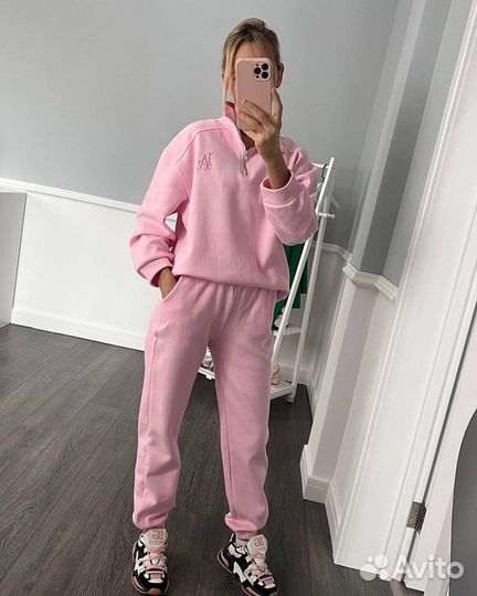 Спортивный костюм женский