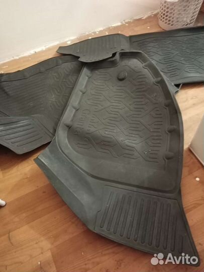 Автомобильные коврики резиновые