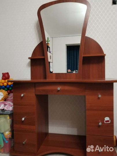 Туалетный столик