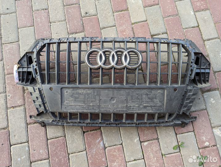 Решетка радиатора Audi Q3 дорестайл