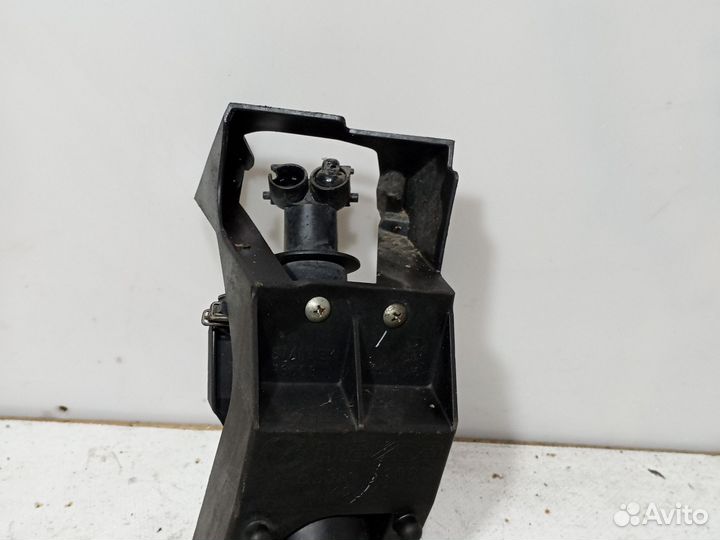 Форсунка омывателя фары Mazda 3 2003-2009