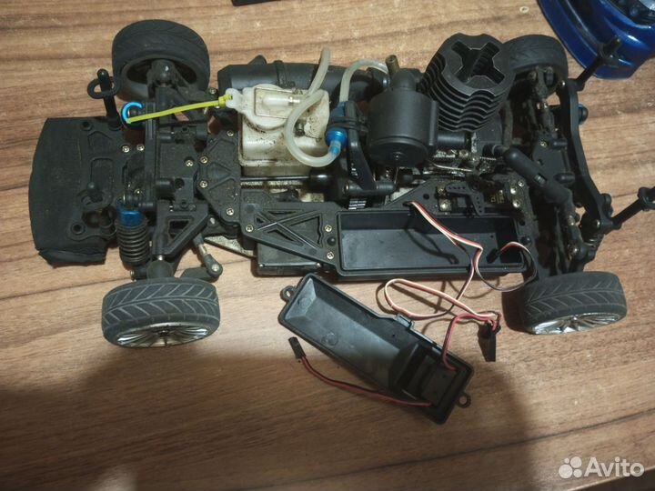 Радиоуправляемая машина на двигатель