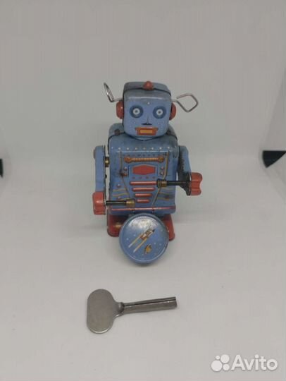 Заводной робот