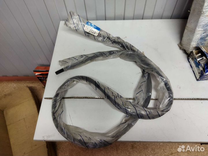 Молдинг ветрового стекла Hyundai Accent 02-06