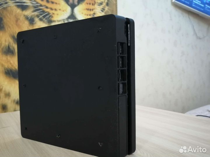 Игровая приставка ps4 slim 500gb