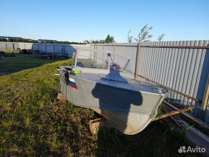 Продаётся лодка Прогресс 4 с мотором Тохатсу 40