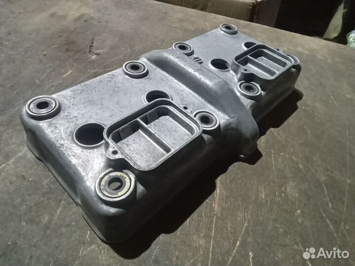 Клапанная крышка Kawasaki ZZR400 1 поколения