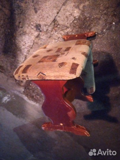 Две табуретки