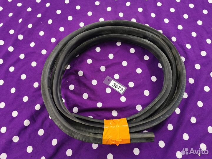 Уплотнитель дверного проема