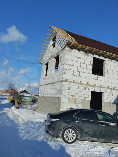 Дом 210 м² на участке 4 сот.