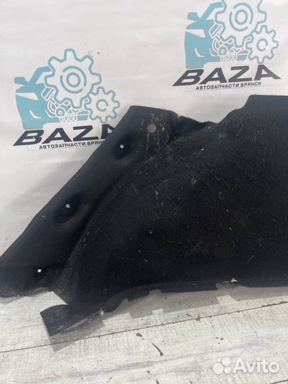 Обшивка багажника правая Renault Sandero Stepway