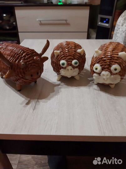 Бычок и кошечки