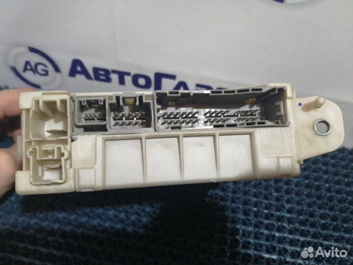 Блок предохранителей Toyota Estima