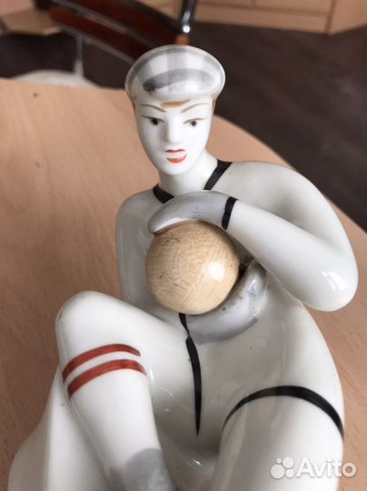 Статуэтки фарфоровые СССР