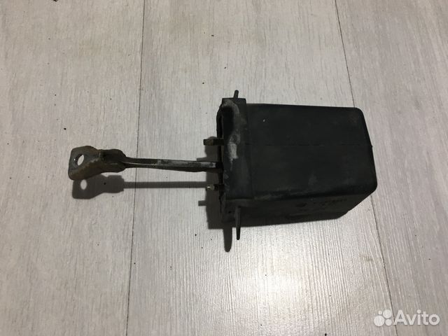 Ограничитель двери зад лев peugeot 307 1.6 ат хетч