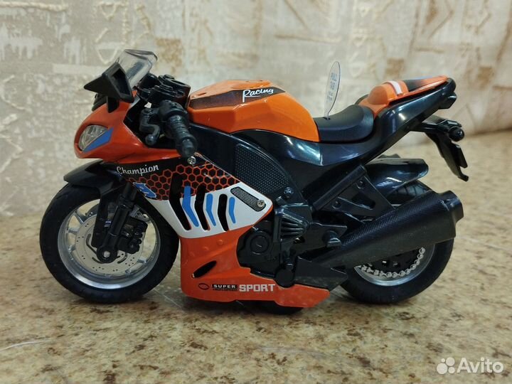 Мотоцикл длина 13 см модель