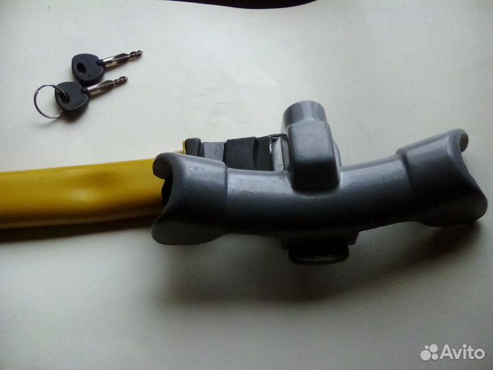 Противоугонный блокиратор на руль.б\у,отличный