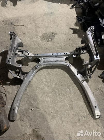 Подрамник передний Bmw 5 e60